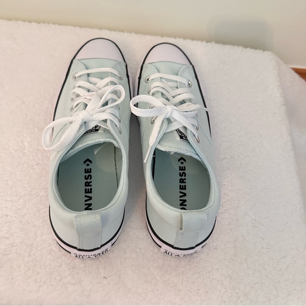 Women’s Converse Sneakers - Picture 5 of 8